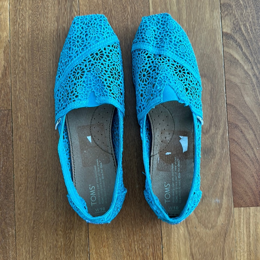 Aqua blue Toms Size 10